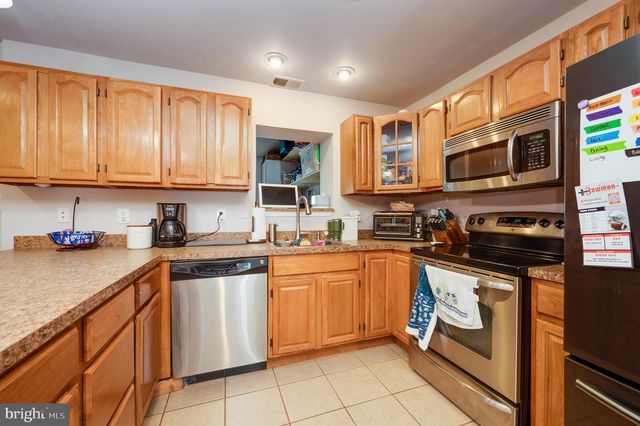832 WOODCHUCK LN, Reading, PA 19606