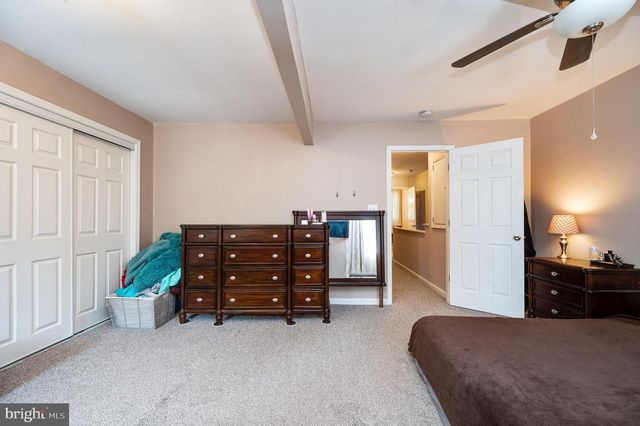 832 WOODCHUCK LN, Reading, PA 19606