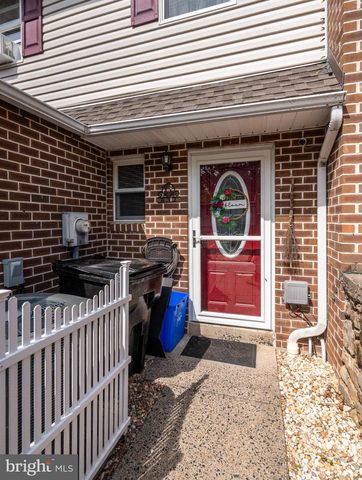 832 WOODCHUCK LN, Reading, PA 19606