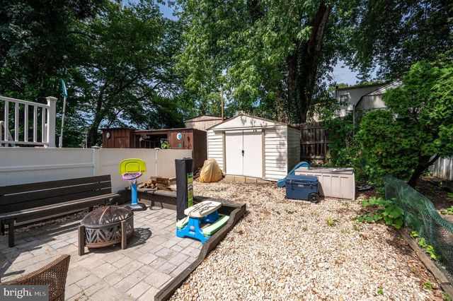 832 WOODCHUCK LN, Reading, PA 19606