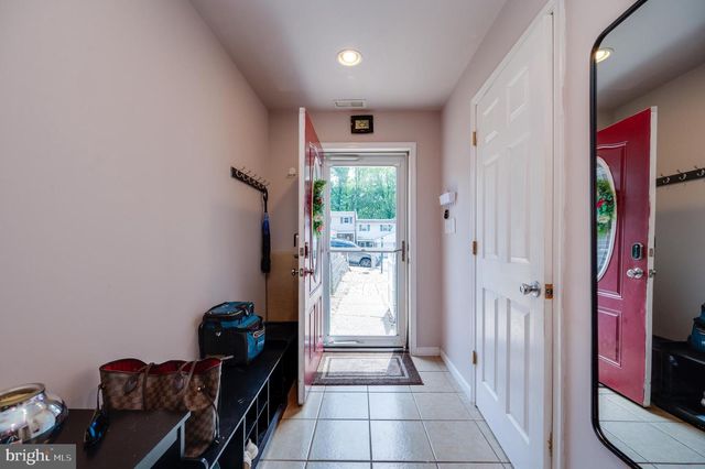 832 WOODCHUCK LN, Reading, PA 19606
