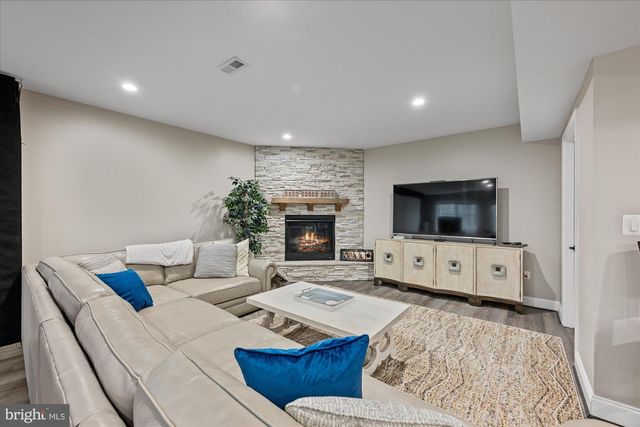 20141 BLACK DIAMOND PL, Ashburn, VA 20147