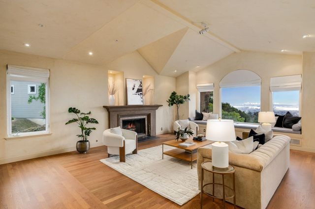 6257 Virgo Rd, Oakland, CA 94611