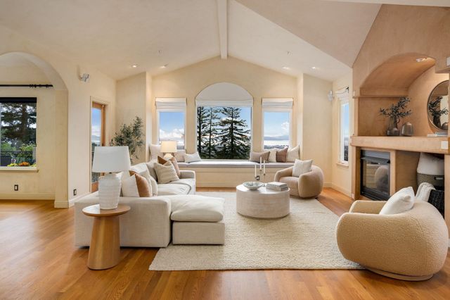 6257 Virgo Rd, Oakland, CA 94611