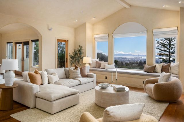 6257 Virgo Rd, Oakland, CA 94611