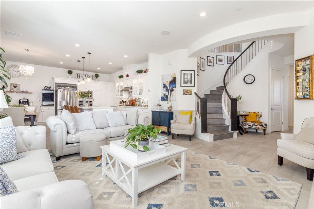 Image 10 of property listing at 20742 Pine Cone Circle, Porter Ranch, CA 91326