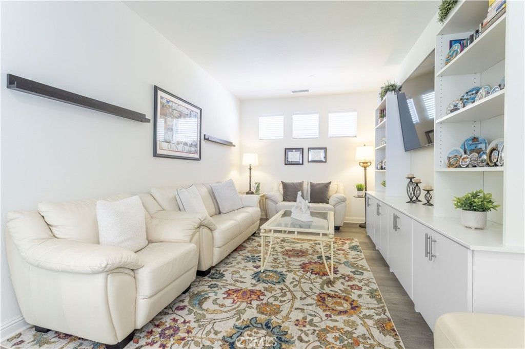 Image 23 of property listing at 20742 Pine Cone Circle, Porter Ranch, CA 91326