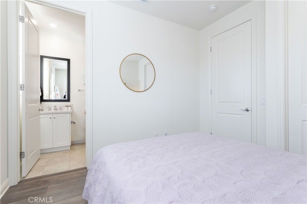 Image 25 of property listing at 20742 Pine Cone Circle, Porter Ranch, CA 91326