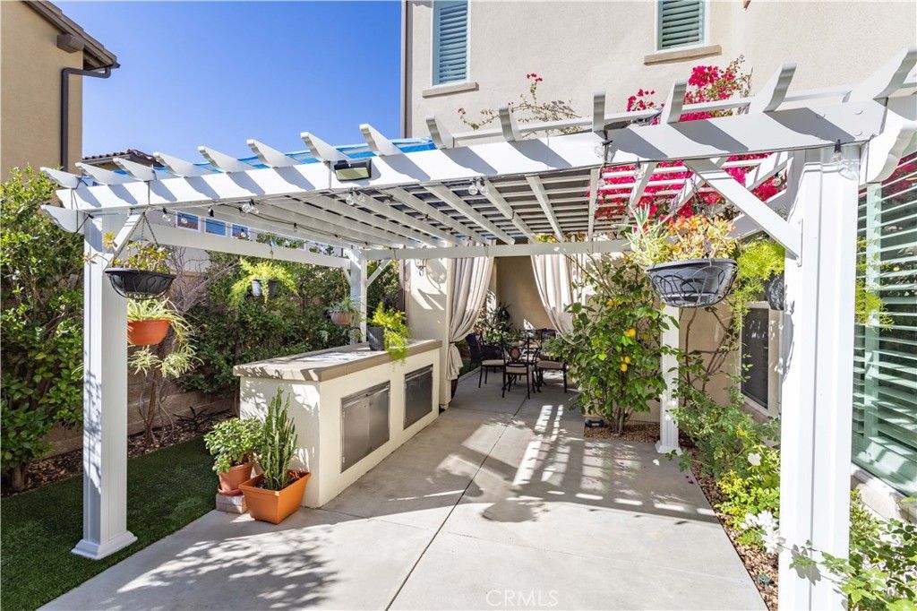 Image 35 of property listing at 20742 Pine Cone Circle, Porter Ranch, CA 91326