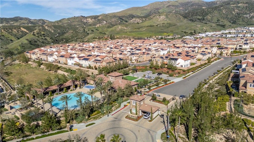 Image 43 of property listing at 20742 Pine Cone Circle, Porter Ranch, CA 91326