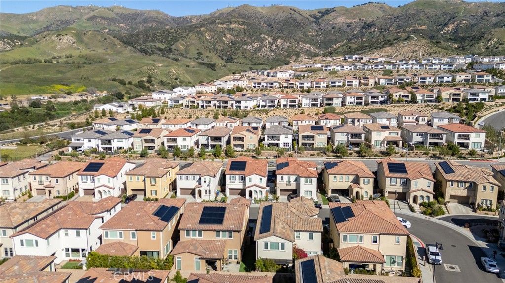 Image 52 of property listing at 20742 Pine Cone Circle, Porter Ranch, CA 91326