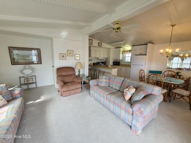 308 W Bogue Boulevard, Atlantic Beach, NC 28512