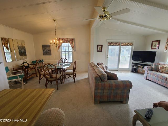 308 W Bogue Boulevard, Atlantic Beach, NC 28512