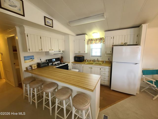 308 W Bogue Boulevard, Atlantic Beach, NC 28512