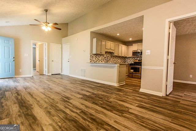 2745 Highland Ridge NW, Kennesaw, GA 30152