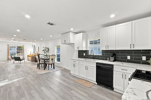 111 BARRETT AVE, San Antonio, TX 78214