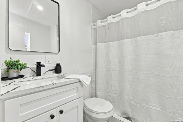 111 BARRETT AVE, San Antonio, TX 78214
