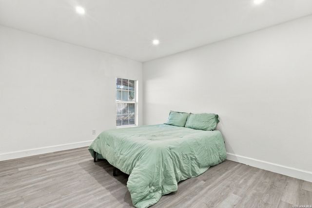 111 BARRETT AVE, San Antonio, TX 78214