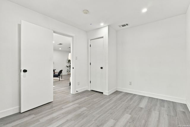 111 BARRETT AVE, San Antonio, TX 78214