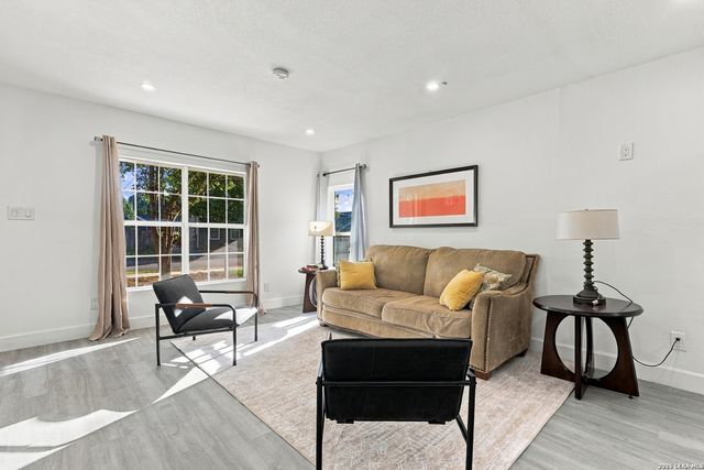 111 BARRETT AVE, San Antonio, TX 78214