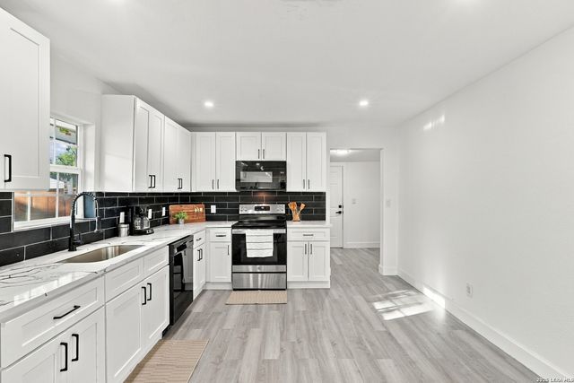 111 BARRETT AVE, San Antonio, TX 78214