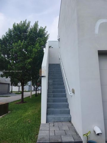 6611 NW 102nd Path 0, Doral, FL 33178