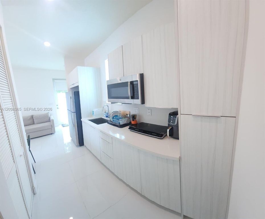 6611 NW 102nd Path 0, Doral, FL 33178