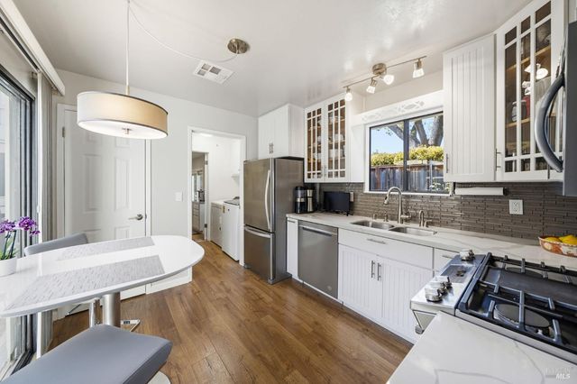 465 San Marin Dr, Novato, CA 94945