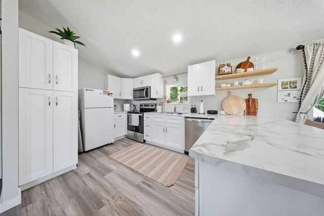 212 Primrose Lane, Clever, MO 65631