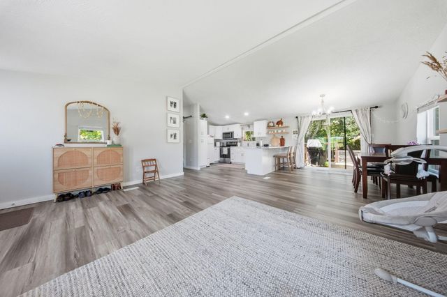 212 Primrose Lane, Clever, MO 65631