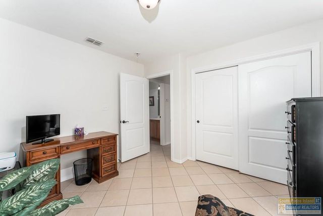 78 Bethpage Dr., Laguna Vista, TX 78578