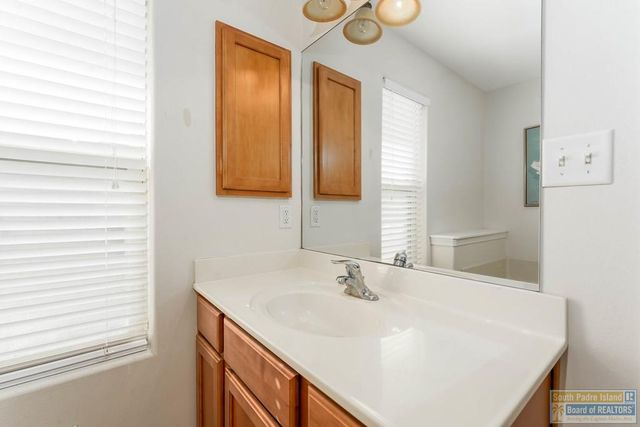 78 Bethpage Dr., Laguna Vista, TX 78578