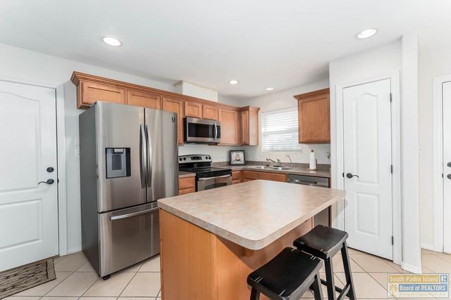 78 Bethpage Dr., Laguna Vista, TX 78578