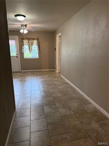 3160 Newgate Drive, Florissant, MO 63033