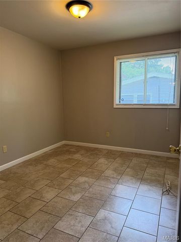 3160 Newgate Drive, Florissant, MO 63033