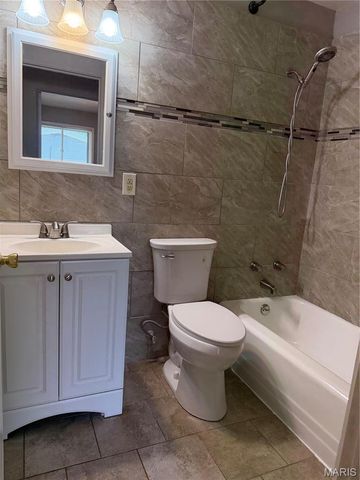 3160 Newgate Drive, Florissant, MO 63033
