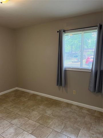 3160 Newgate Drive, Florissant, MO 63033