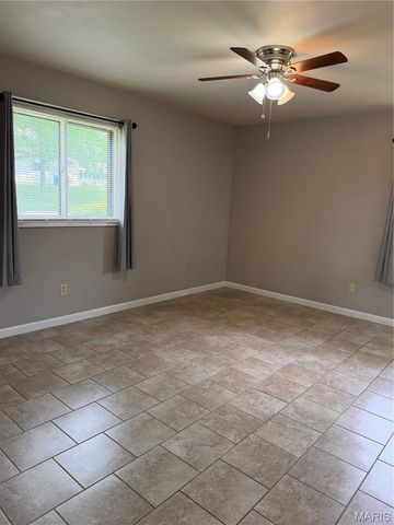 3160 Newgate Drive, Florissant, MO 63033