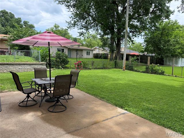 3160 Newgate Drive, Florissant, MO 63033