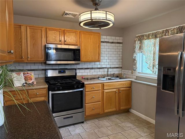3160 Newgate Drive, Florissant, MO 63033