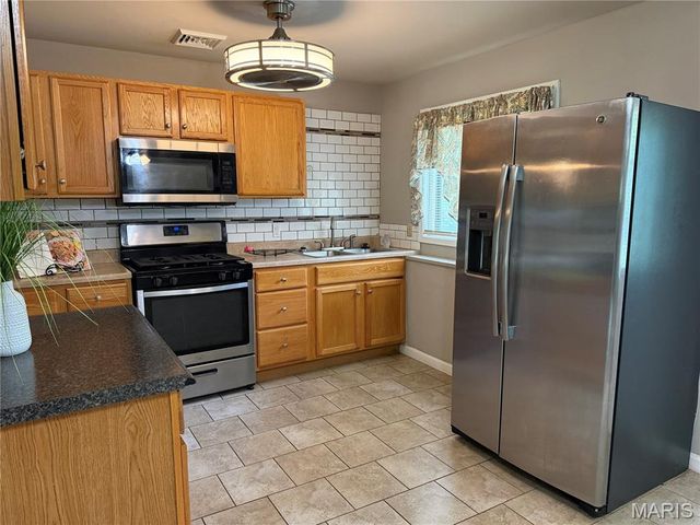 3160 Newgate Drive, Florissant, MO 63033