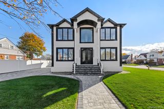 1035 Glen Drive, Franklin Square, NY 11010