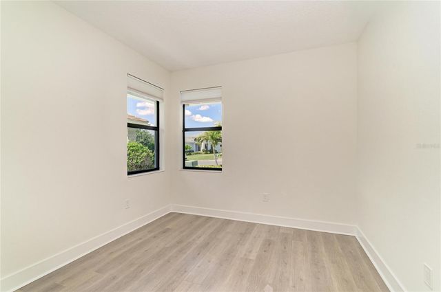 5290 BARNETT CIRCLE, Bradenton, FL 34211