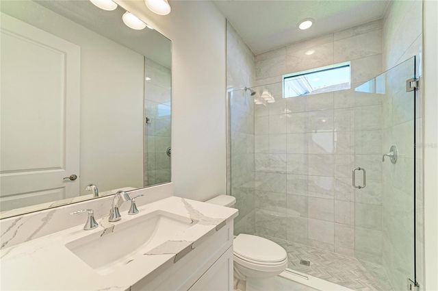 5290 BARNETT CIRCLE, Bradenton, FL 34211