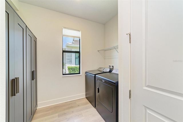 5290 BARNETT CIRCLE, Bradenton, FL 34211