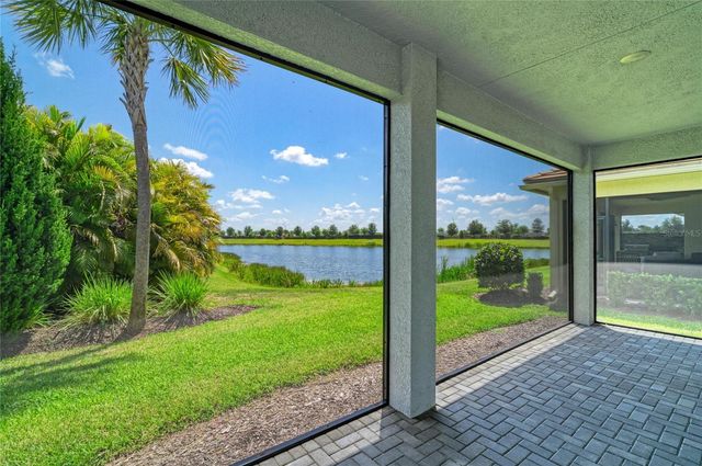 5290 BARNETT CIRCLE, Bradenton, FL 34211