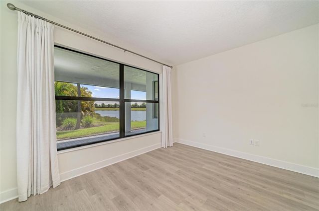 5290 BARNETT CIRCLE, Bradenton, FL 34211