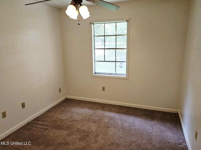 329 Swan Lake Drive, Jackson, MS 39212