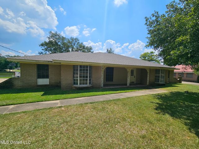 329 Swan Lake Drive, Jackson, MS 39212