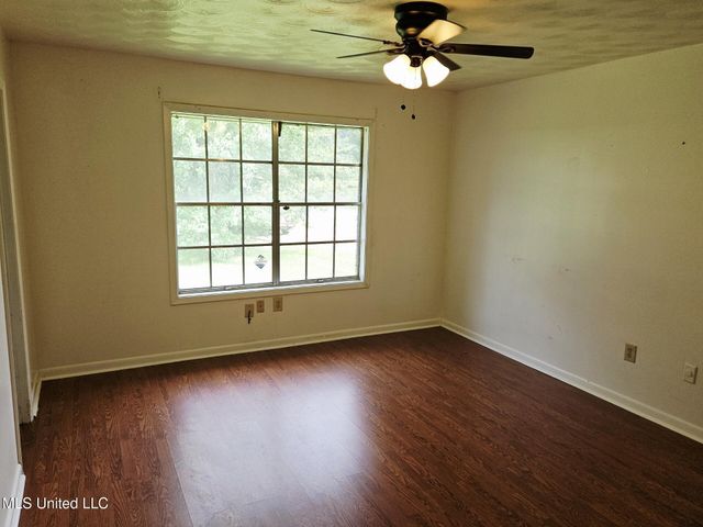 329 Swan Lake Drive, Jackson, MS 39212